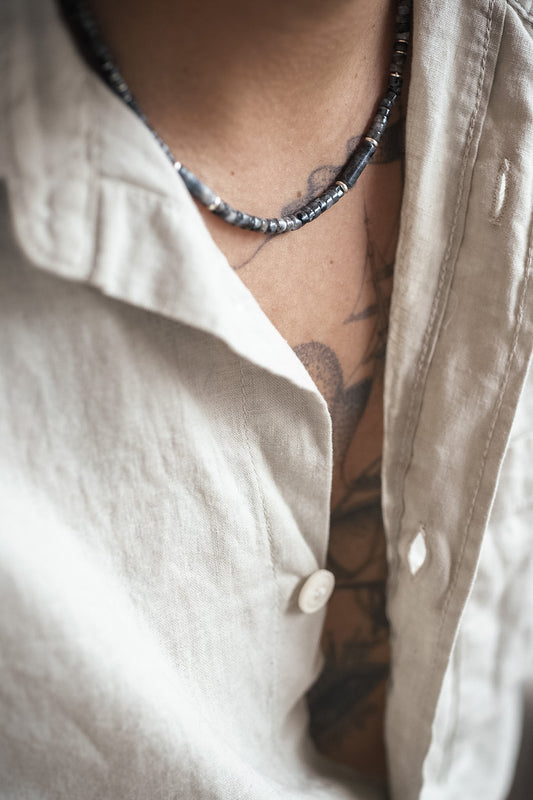 LEVI • Collana